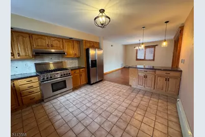 567 Kingsland Ave, Lyndhurst Township, NJ 07071 - Photo 4