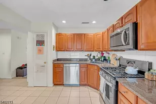 89 Park Gate Dr, Edison, NJ 08820 - Photo 4