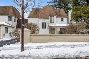 89 Park Gate Dr, Edison, NJ 08820 - Photo 1