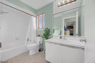 89 Park Gate Dr, Edison, NJ 08820 - Photo 14