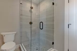 81 Mission St, Montclair, NJ 07042 - Photo 12