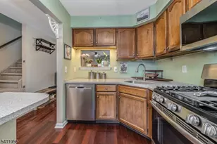 16 Hancock Ct, Raritan Township, NJ 08822 - Photo 4