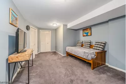 16 Hancock Ct, Raritan Township, NJ 08822 - Photo 14