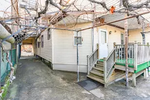 86 Pacific St, Newark, NJ 07105 - Photo 10