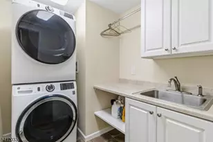 384 Millbrook Ave, Randolph Township, NJ 07869 - Photo 18