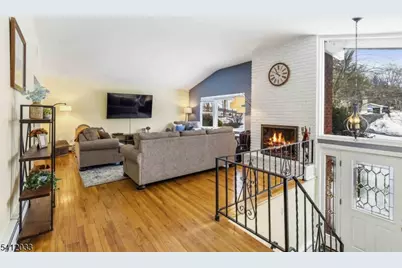 384 Millbrook Ave, Randolph Township, NJ 07869 - Photo 4