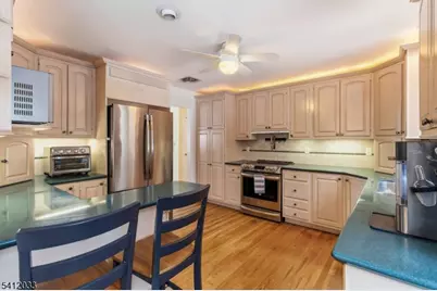 384 Millbrook Ave, Randolph Township, NJ 07869 - Photo 8