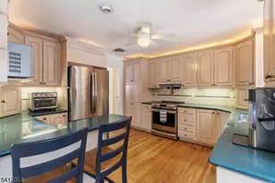 384 Millbrook Ave, Randolph Township, NJ 07869 - Photo 8