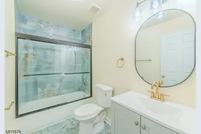 33 Viking Ave, Franklin Township, NJ 08873 - Photo 16