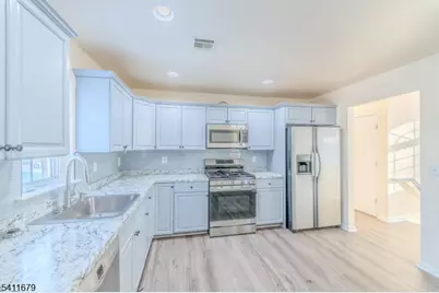 33 Viking Ave, Franklin Township, NJ 08873 - Photo 14