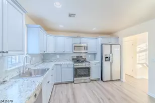 33 Viking Ave, Franklin Township, NJ 08873 - Photo 14