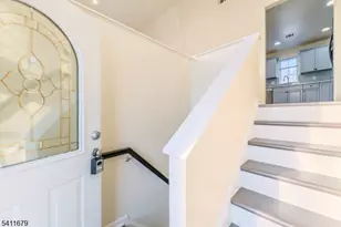 33 Viking Ave, Franklin Township, NJ 08873 - Photo 4