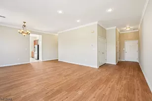 516 4 Seasons Dr, Wayne, NJ 07470 - Photo 4