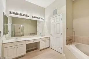 516 4 Seasons Dr, Wayne, NJ 07470 - Photo 20