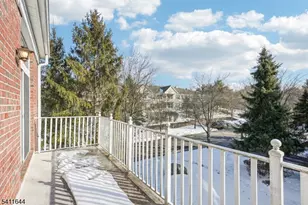 516 4 Seasons Dr, Wayne, NJ 07470 - Photo 28