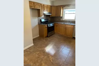 216 N 11th St, Kenilworth, NJ 07033 - Photo 4