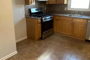 216 N 11th St, Kenilworth, NJ 07033 - Photo 4