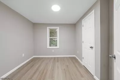 208 E 8th Ave, Roselle, NJ 07203 - Photo 14