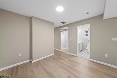 208 E 8th Ave, Roselle, NJ 07203 - Photo 24