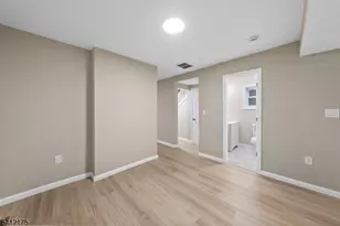 208 E 8th Ave, Roselle, NJ 07203 - Photo 24