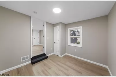 208 E 8th Ave, Roselle, NJ 07203 - Photo 16