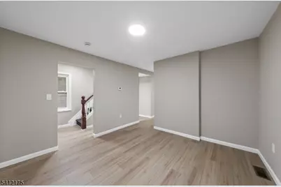 208 E 8th Ave, Roselle, NJ 07203 - Photo 20