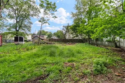 208 E 8th Ave, Roselle, NJ 07203 - Photo 8