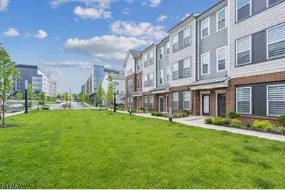 4 Sadie Cir Unit #4104, Union Township, NJ 07083 - Photo 2