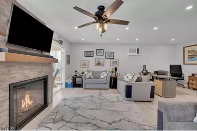 38 Silver Springs Dr, Roxbury Township, NJ 07850 - Photo 6