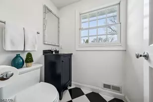 65 7 Oaks Dr, New Providence, NJ 07901 - Photo 20