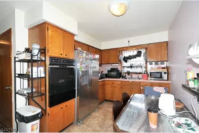 300 Kennedy Dr, Linden, NJ 07036 - Photo 6