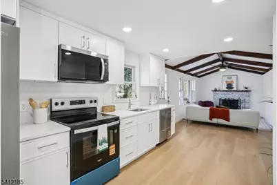 13 Cliffside Ter, Vernon Twp., NJ 07461 - Photo 6