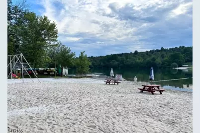 13 Cliffside Ter, Vernon Twp., NJ 07461 - Photo 12