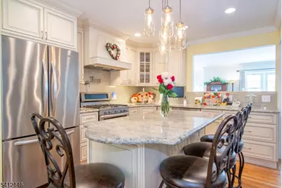 17 Iron Forge Rd, Parsippany, NJ 07054 - Photo 4