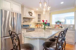 17 Iron Forge Rd, Parsippany, NJ 07054 - Photo 4