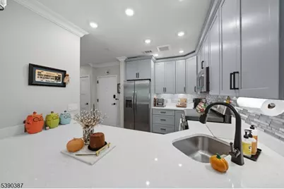 208 Fischer Ct, Rockaway Township, NJ 07834 - Photo 8