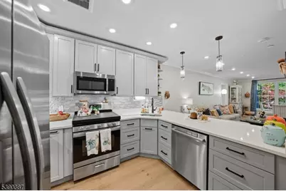 208 Fischer Ct, Rockaway Township, NJ 07834 - Photo 2