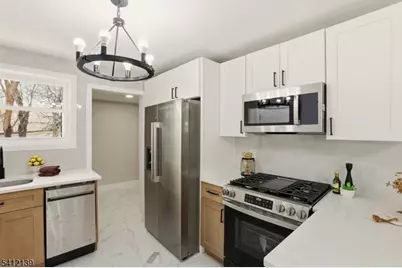 72 Lindsley Ave, Newark, NJ 07106 - Photo 8