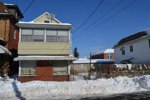 47 Lewis St, Phillipsburg, NJ 08865 - Photo 1