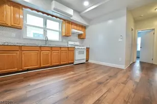 43 Peck Ave 2nd Fl, Newark, NJ 07107 - Photo 8