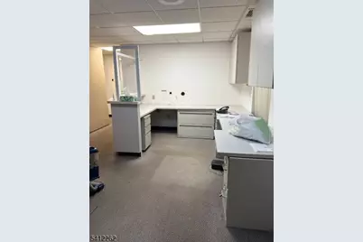 1 Manor Dr, Hampton Boro, NJ 08827 - Photo 2