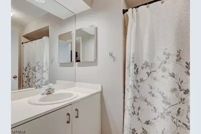 64 Cummings Cir, West Orange Township, NJ 07052 - Photo 16