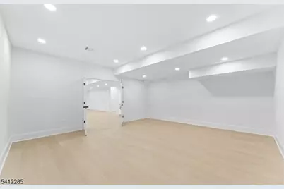 13 Penwood Rd, Livingston, NJ 07039 - Photo 8