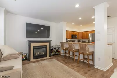 122 Riverwalk Way, Clifton, NJ 07014 - Photo 10