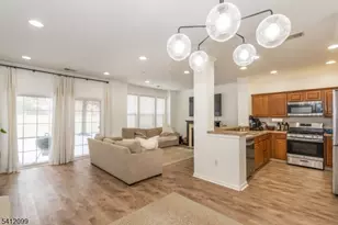 122 Riverwalk Way, Clifton, NJ 07014 - Photo 4