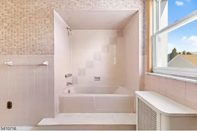 124 Belgrove Dr, Kearny, NJ 07032 - Photo 30