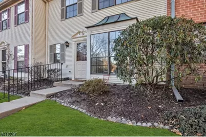 38 Daniel Dr, Franklin Township, NJ 08823 - Photo 2