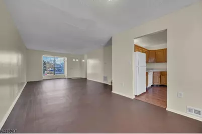 38 Daniel Dr, Franklin Township, NJ 08823 - Photo 4