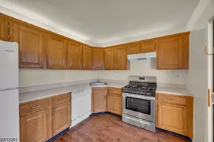 38 Daniel Dr, Franklin Township, NJ 08823 - Photo 6