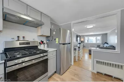 61 Christina St, Little Ferry, NJ 07643 - Photo 4